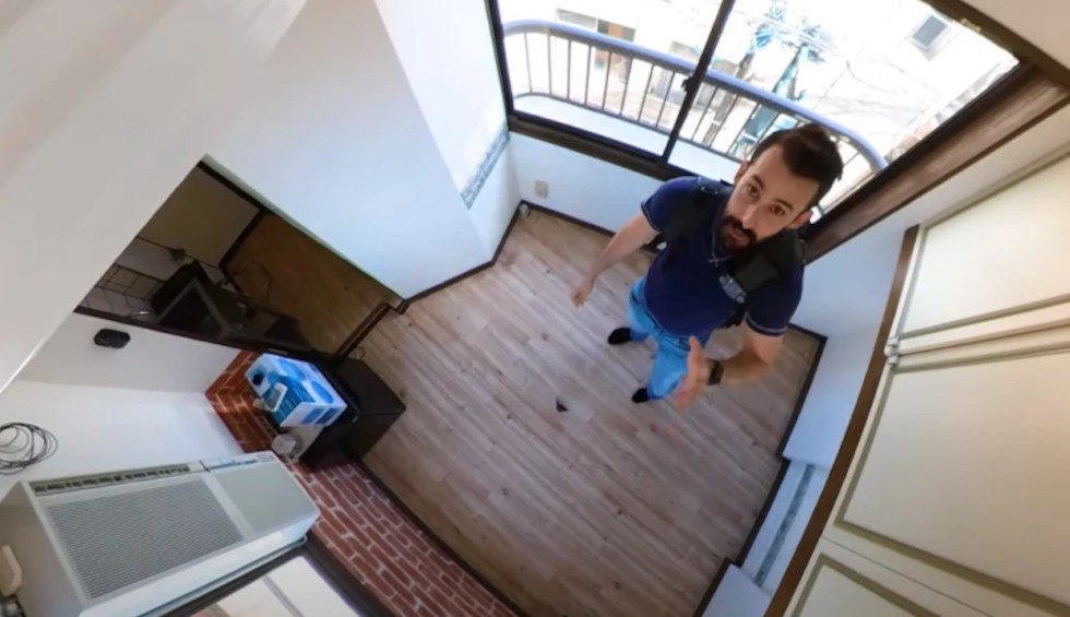 A generic square placeholder image with rounded corners in a figure.