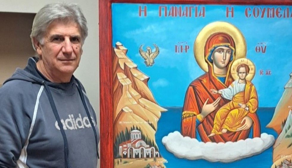 A generic square placeholder image with rounded corners in a figure.