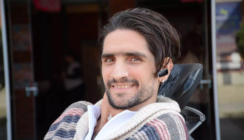 A generic square placeholder image with rounded corners in a figure.