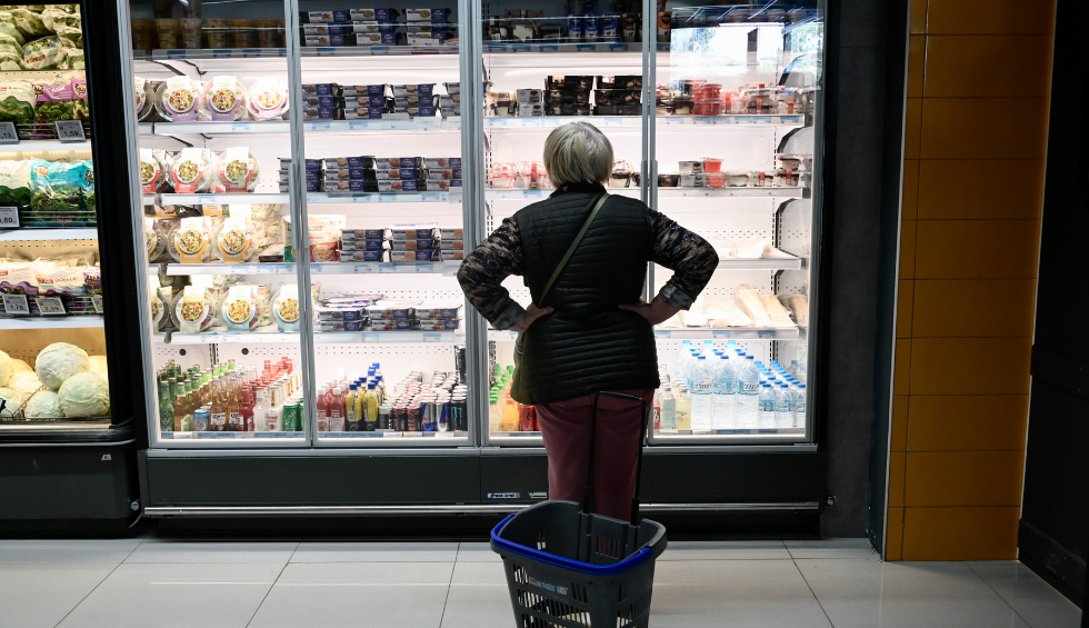 A generic square placeholder image with rounded corners in a figure.