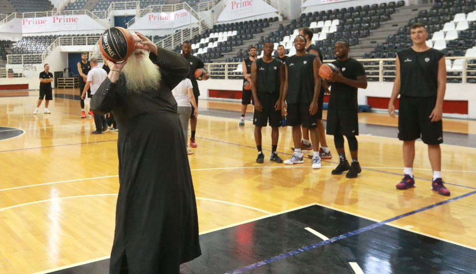 A generic square placeholder image with rounded corners in a figure.