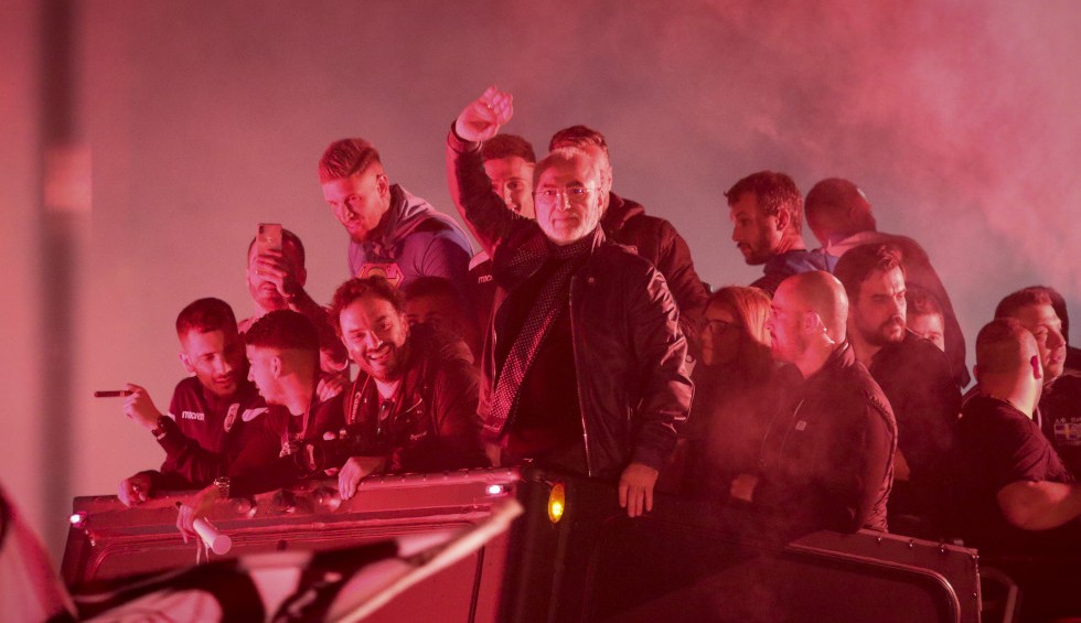 A generic square placeholder image with rounded corners in a figure.