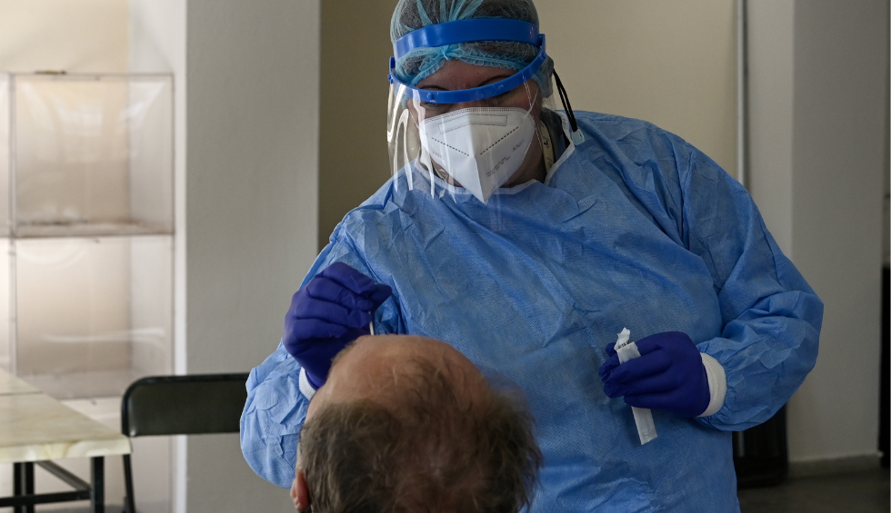 A generic square placeholder image with rounded corners in a figure.