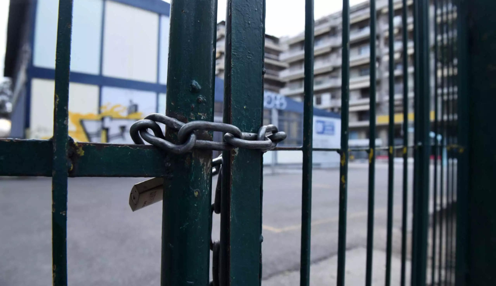 A generic square placeholder image with rounded corners in a figure.