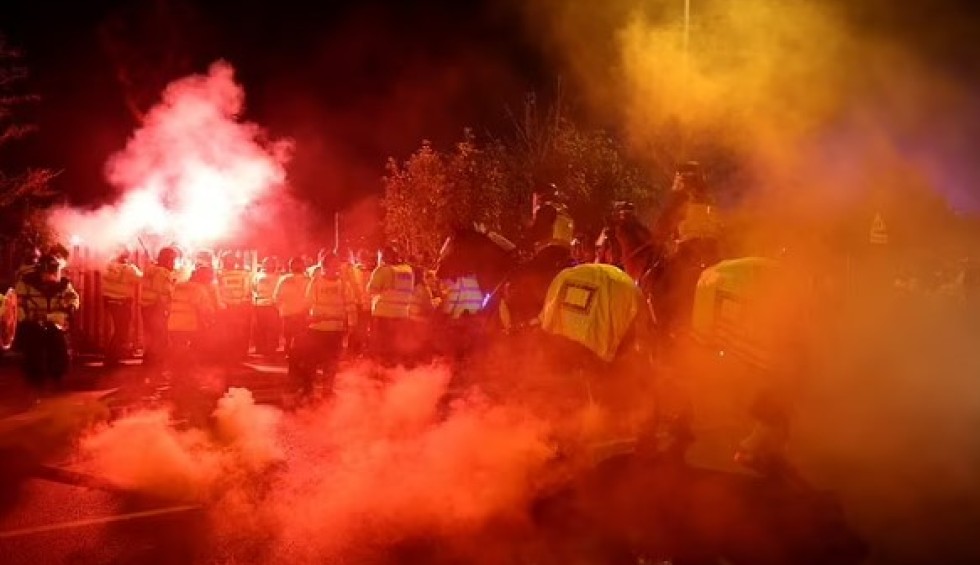 A generic square placeholder image with rounded corners in a figure.