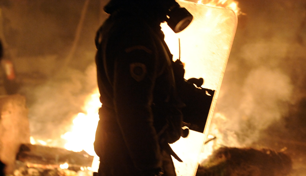 A generic square placeholder image with rounded corners in a figure.