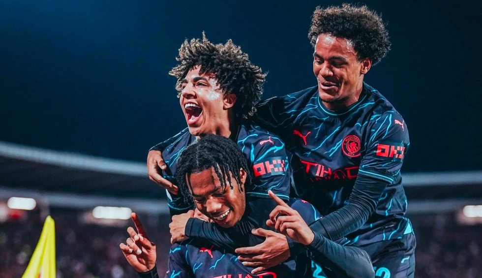 A generic square placeholder image with rounded corners in a figure.