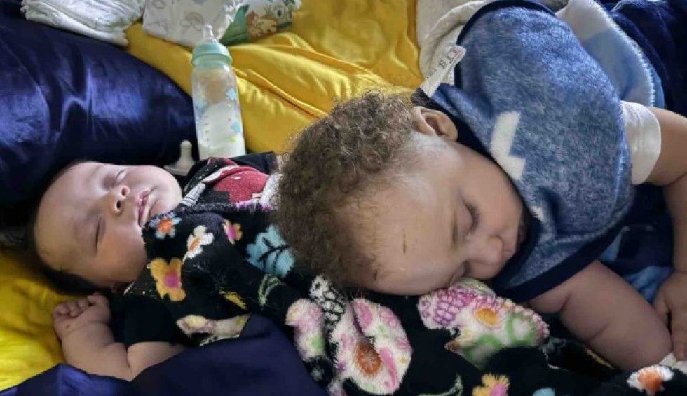 A generic square placeholder image with rounded corners in a figure.