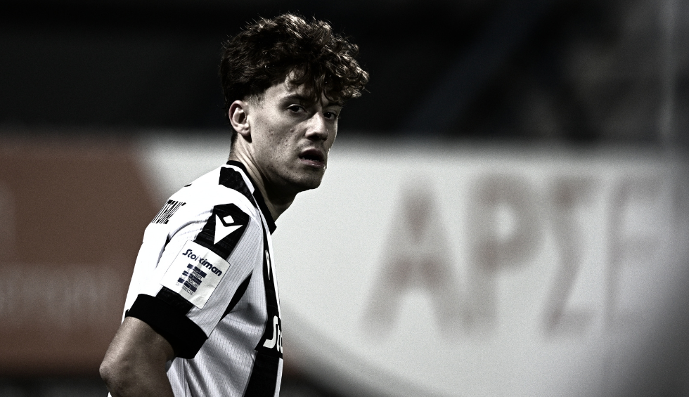 A generic square placeholder image with rounded corners in a figure.