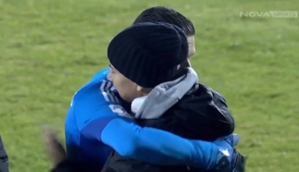 A generic square placeholder image with rounded corners in a figure.