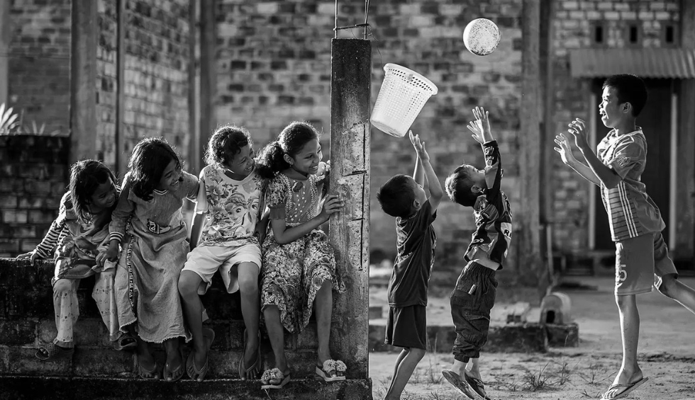 A generic square placeholder image with rounded corners in a figure.