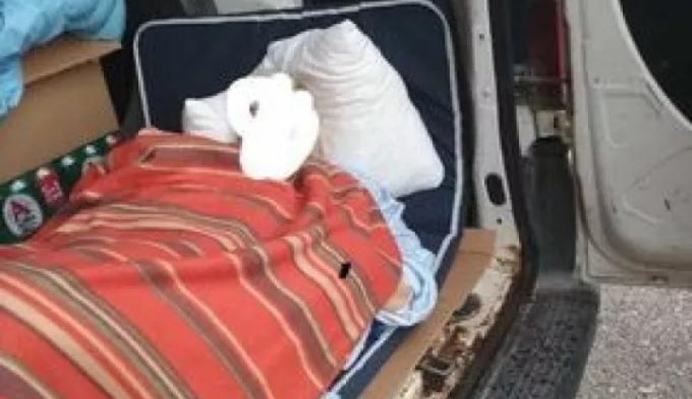 A generic square placeholder image with rounded corners in a figure.