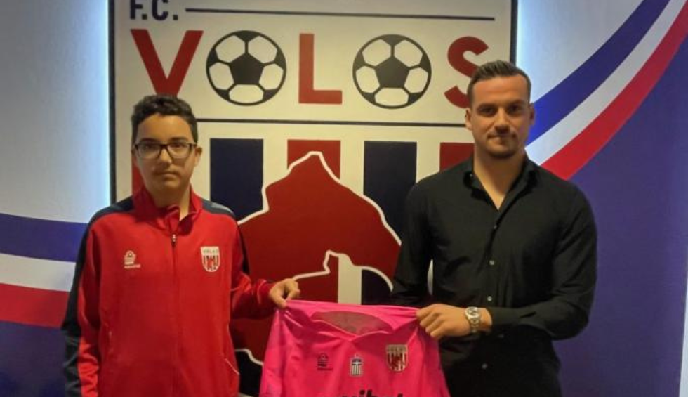 A generic square placeholder image with rounded corners in a figure.