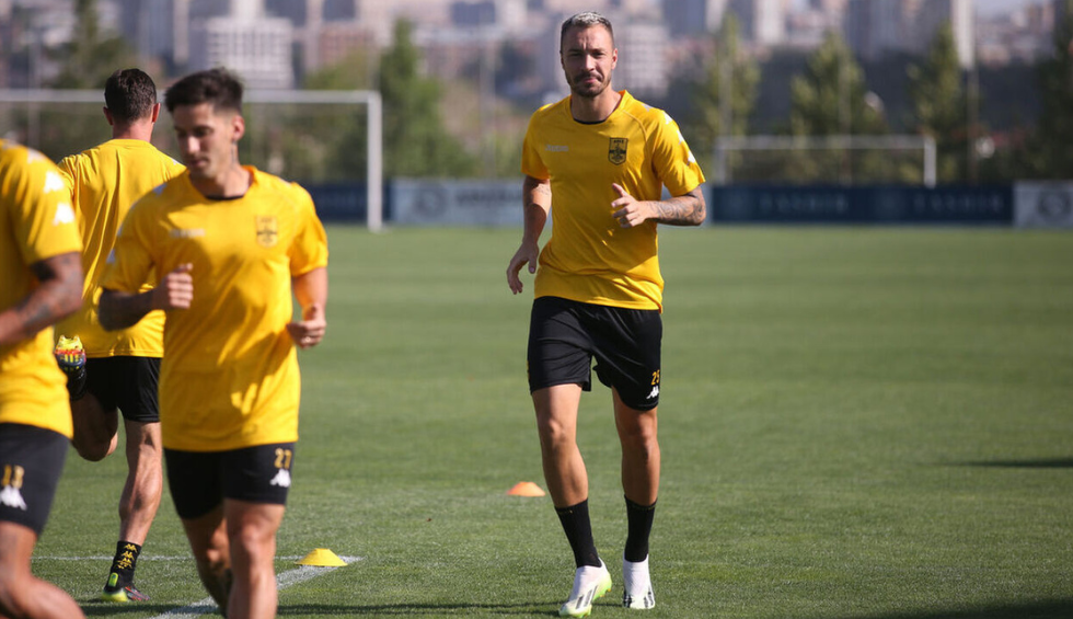 A generic square placeholder image with rounded corners in a figure.