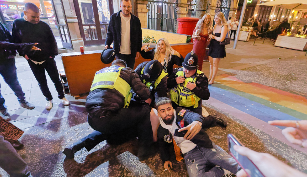 A generic square placeholder image with rounded corners in a figure.