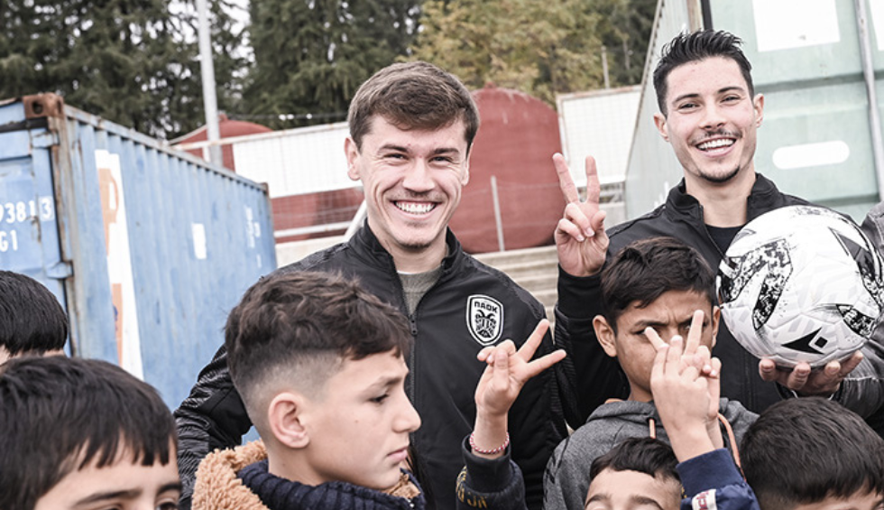 A generic square placeholder image with rounded corners in a figure.