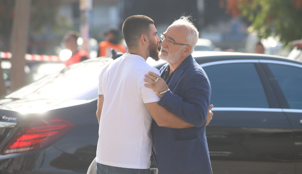 A generic square placeholder image with rounded corners in a figure.