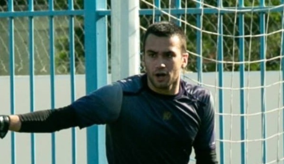 A generic square placeholder image with rounded corners in a figure.