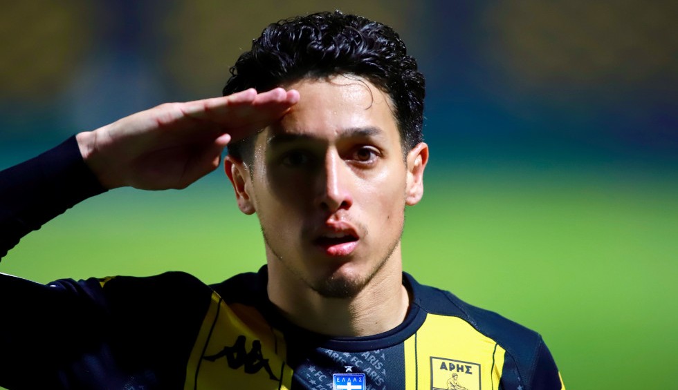 A generic square placeholder image with rounded corners in a figure.