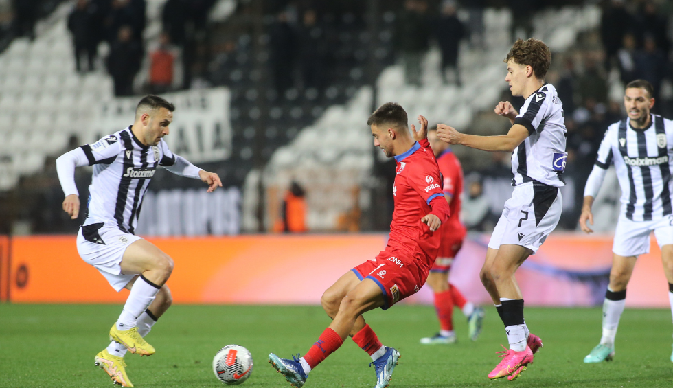 A generic square placeholder image with rounded corners in a figure.