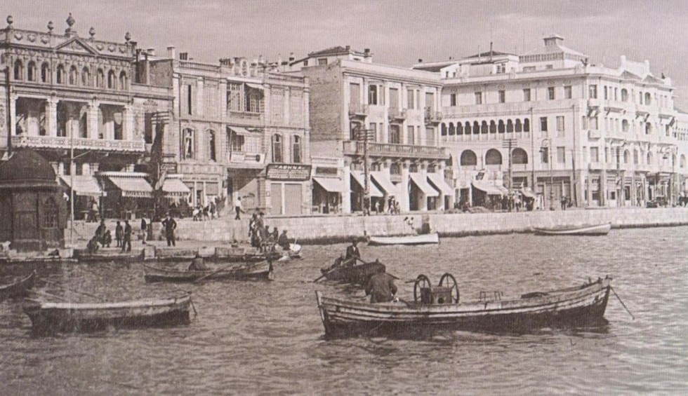 A generic square placeholder image with rounded corners in a figure.