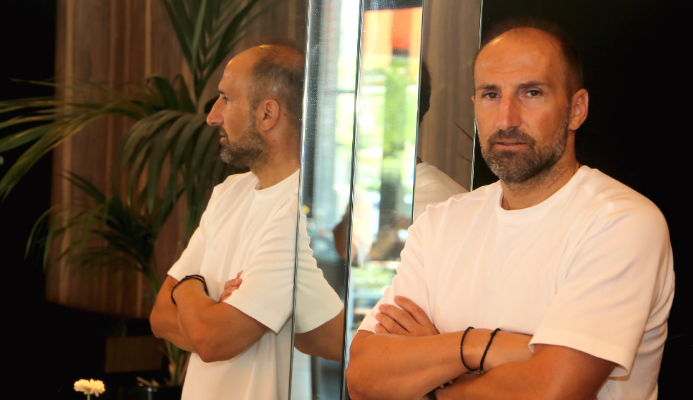 A generic square placeholder image with rounded corners in a figure.