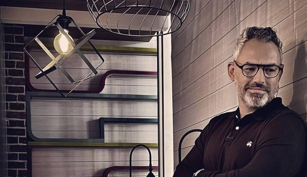 A generic square placeholder image with rounded corners in a figure.