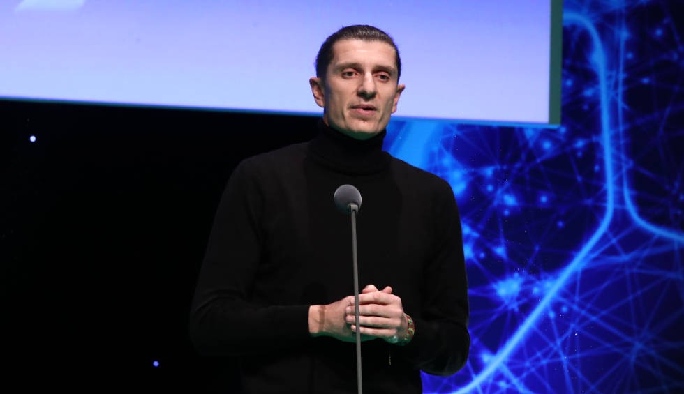 A generic square placeholder image with rounded corners in a figure.