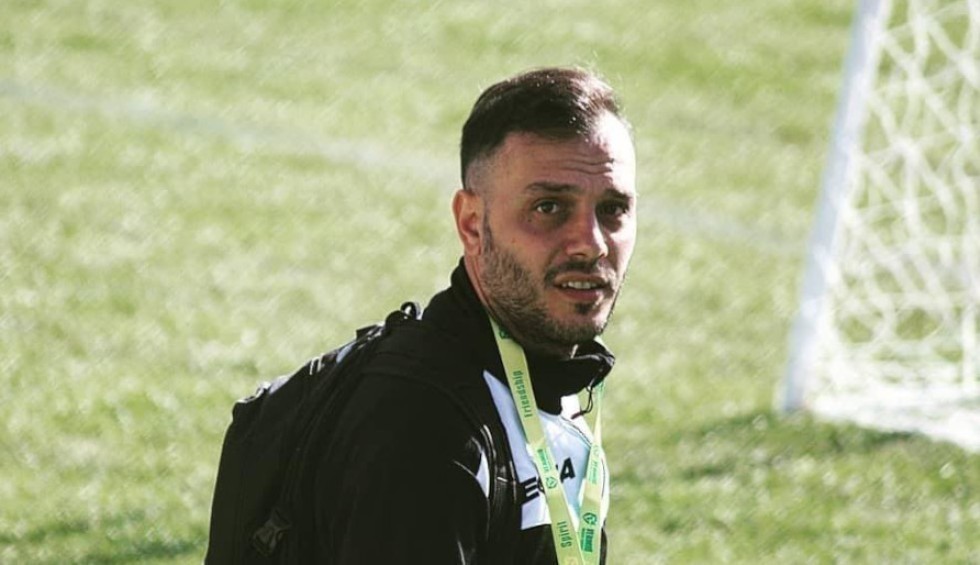 A generic square placeholder image with rounded corners in a figure.