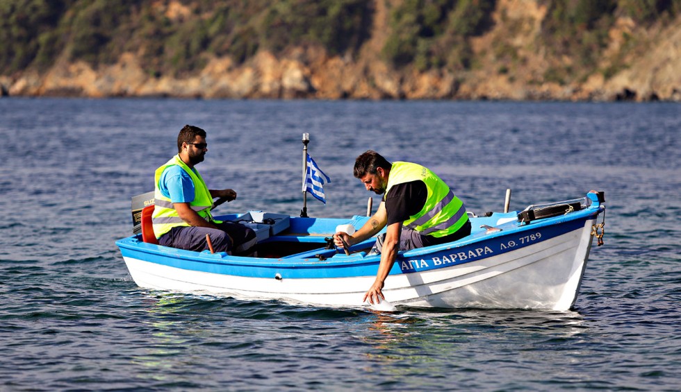 A generic square placeholder image with rounded corners in a figure.