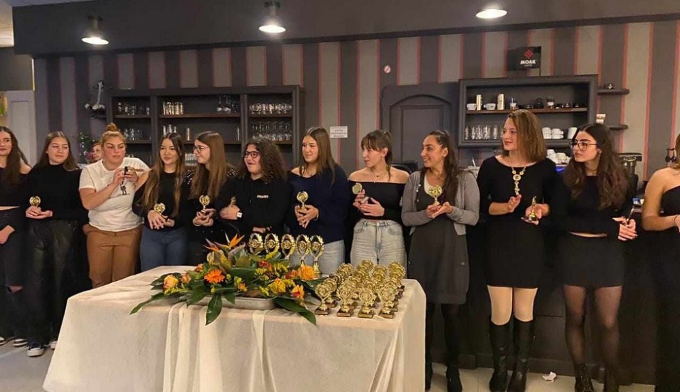 A generic square placeholder image with rounded corners in a figure.