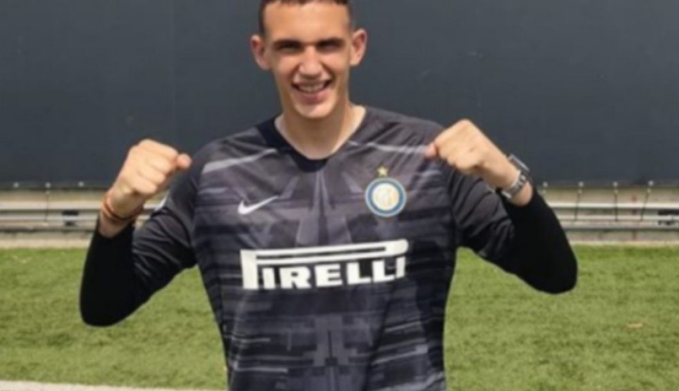 A generic square placeholder image with rounded corners in a figure.