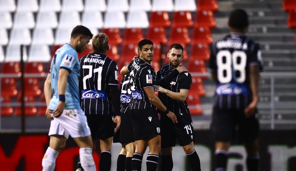 A generic square placeholder image with rounded corners in a figure.