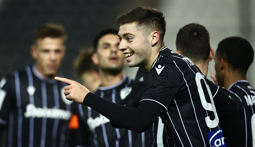 A generic square placeholder image with rounded corners in a figure.