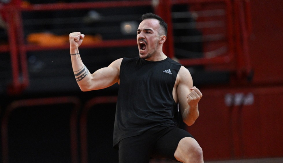 A generic square placeholder image with rounded corners in a figure.