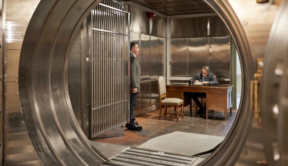 A generic square placeholder image with rounded corners in a figure.