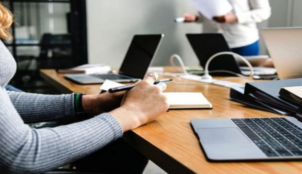 A generic square placeholder image with rounded corners in a figure.