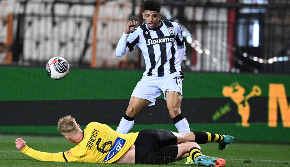 A generic square placeholder image with rounded corners in a figure.