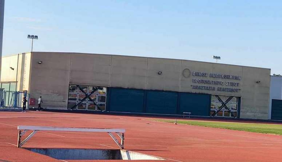 A generic square placeholder image with rounded corners in a figure.