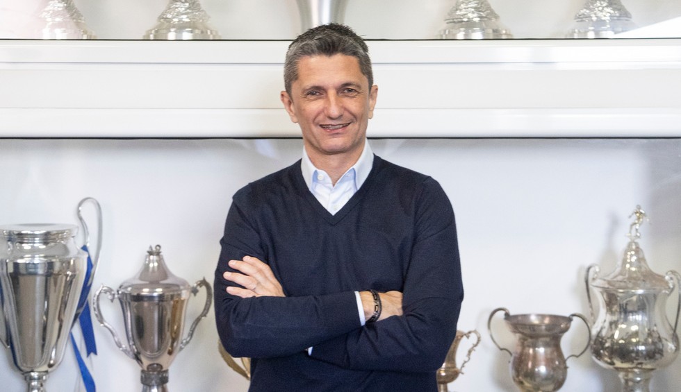 A generic square placeholder image with rounded corners in a figure.