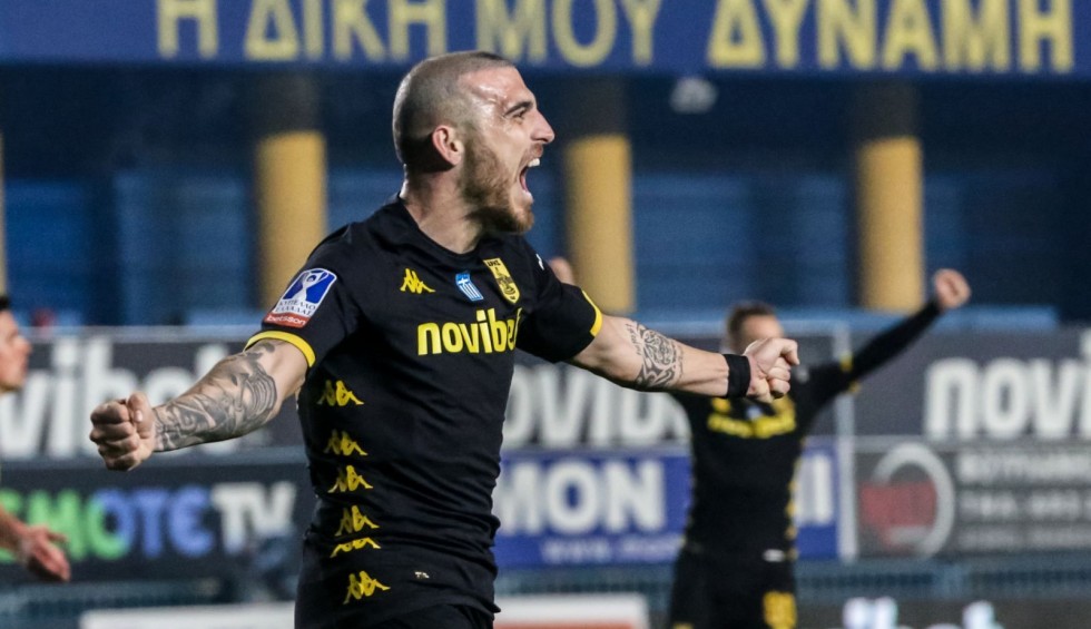 A generic square placeholder image with rounded corners in a figure.