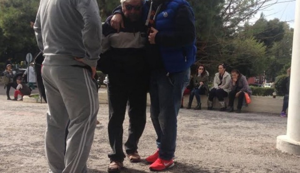 A generic square placeholder image with rounded corners in a figure.