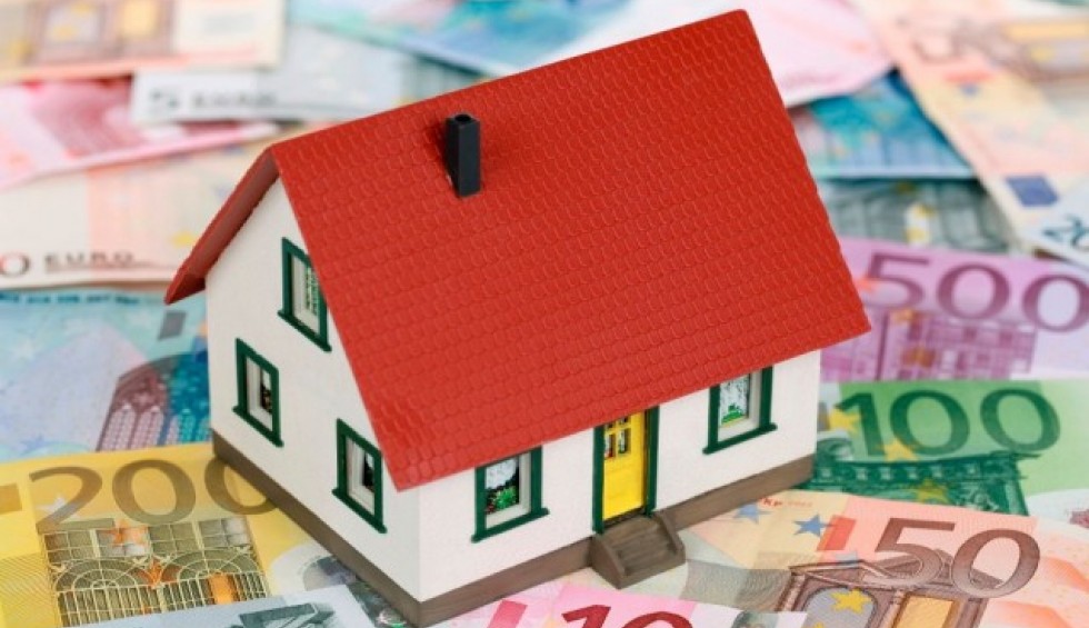 A generic square placeholder image with rounded corners in a figure.