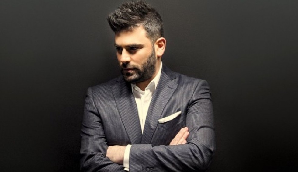 A generic square placeholder image with rounded corners in a figure.