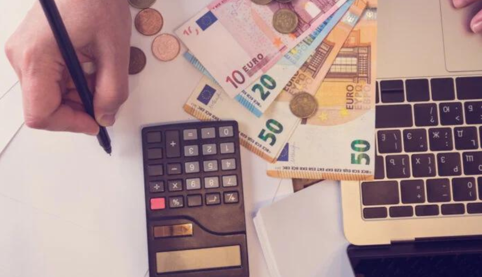 A generic square placeholder image with rounded corners in a figure.