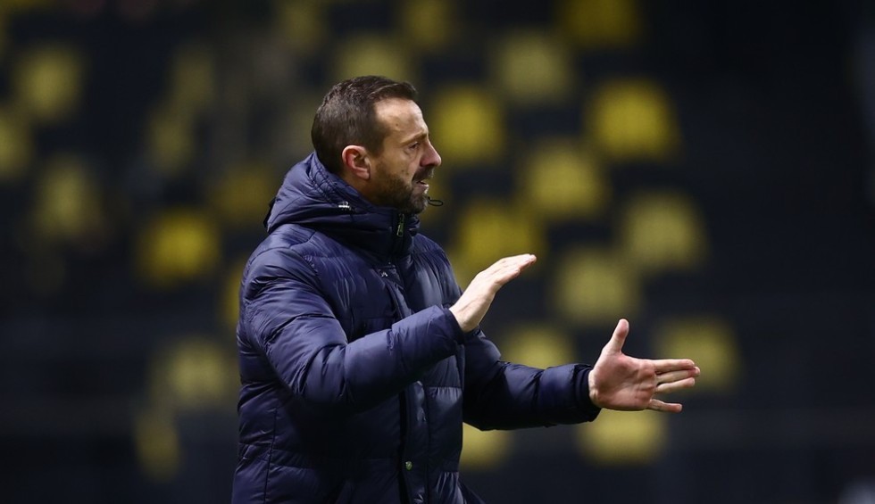 A generic square placeholder image with rounded corners in a figure.