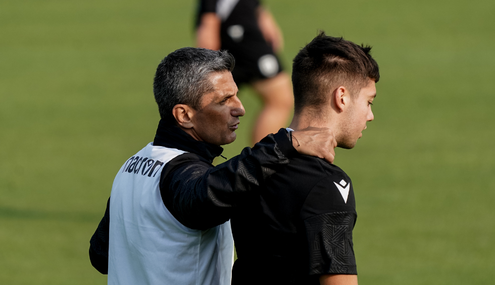 A generic square placeholder image with rounded corners in a figure.