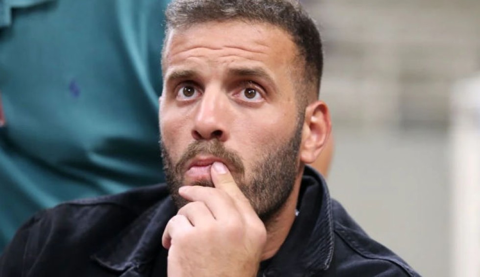 A generic square placeholder image with rounded corners in a figure.