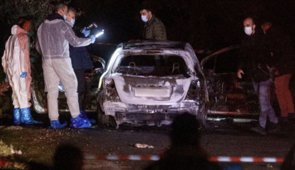 A generic square placeholder image with rounded corners in a figure.