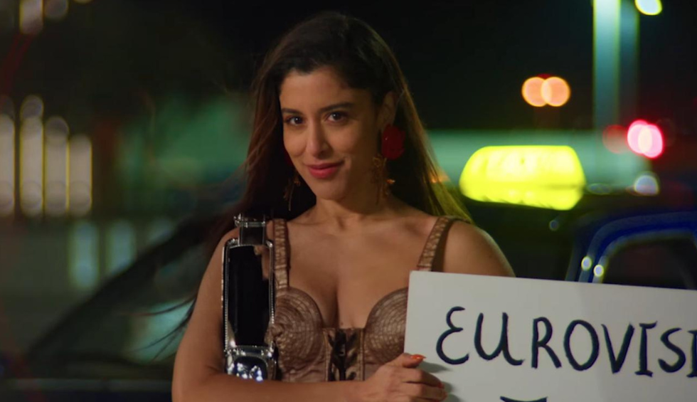 A generic square placeholder image with rounded corners in a figure.